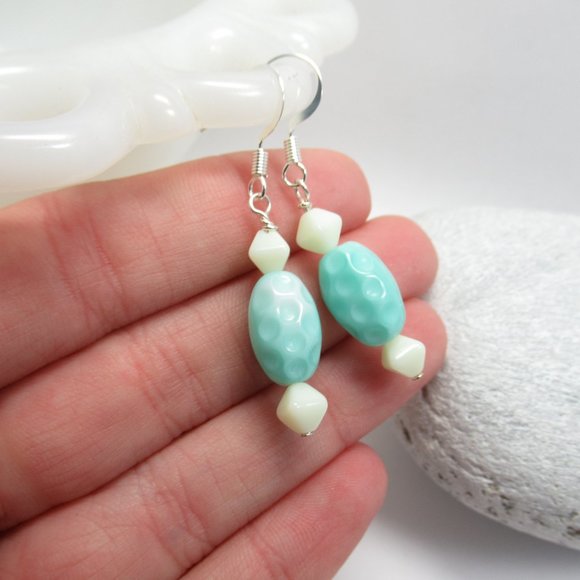 Uranium glass bead earrings - Picture 2 of 11